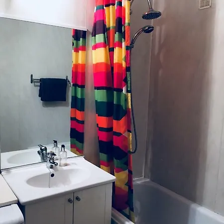 Bright Apmt For 2 People In Lavachet, 2100 شقة تينْيِ