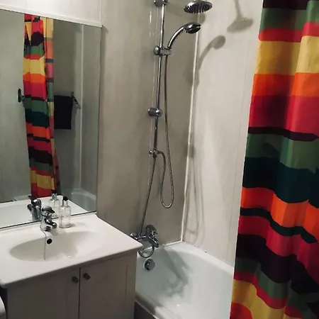 شقة Bright Apmt For 2 People In Lavachet, 2100