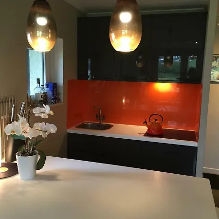 Bright Apmt For 2 People In Lavachet, 2100 شقة تينْيِ